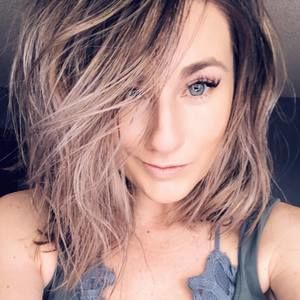 Meet your Posher, Whitney